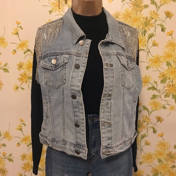NWT Rhinestone Fringe Denim Jacket Sleeveless Collared washed blue size S - Picture 4 of 14